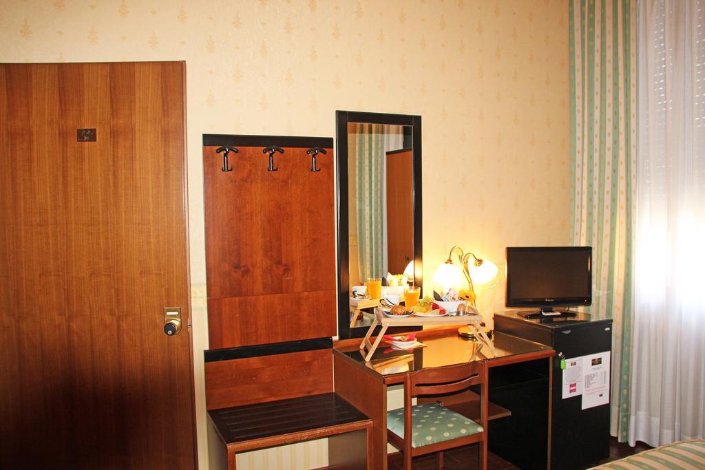 Albergo Ristorante Leon D'Oro Noventa di Piave Exterior foto